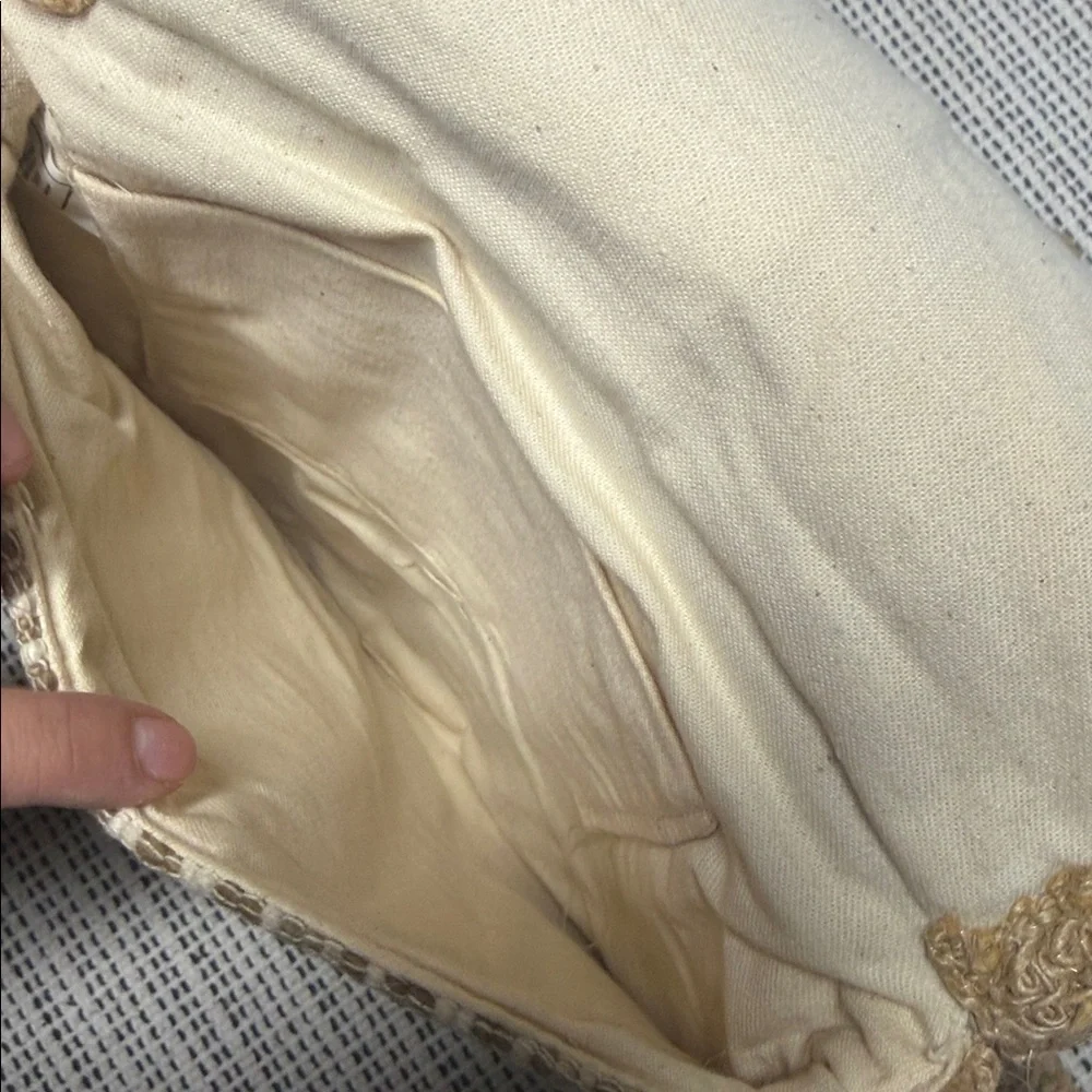 Stylish Tan and Cream Woven natural Shoulder Bag - Picture 5 of 8